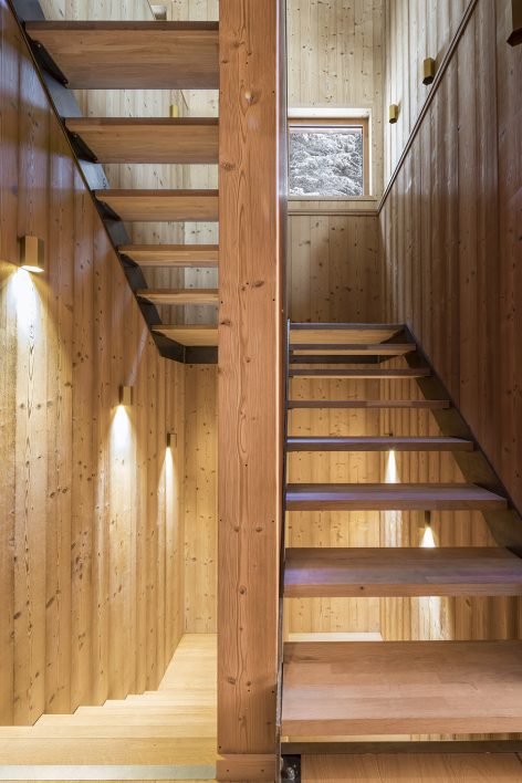 Mountain House By Studio Razavi Architecture