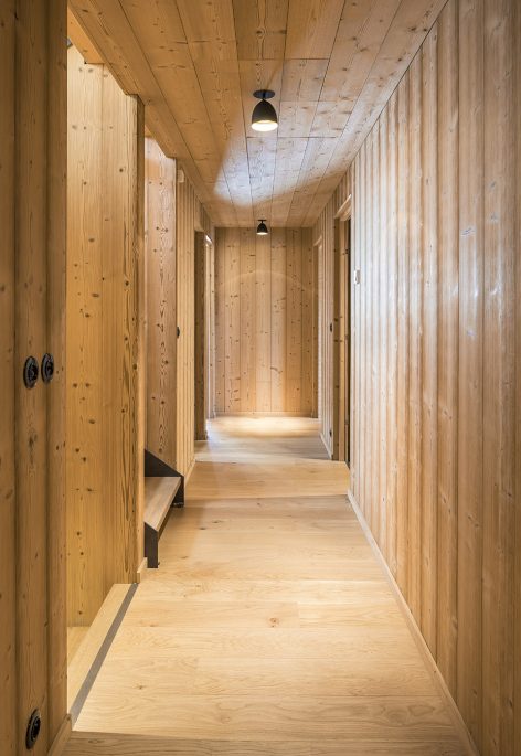 Mountain House By Studio Razavi Architecture