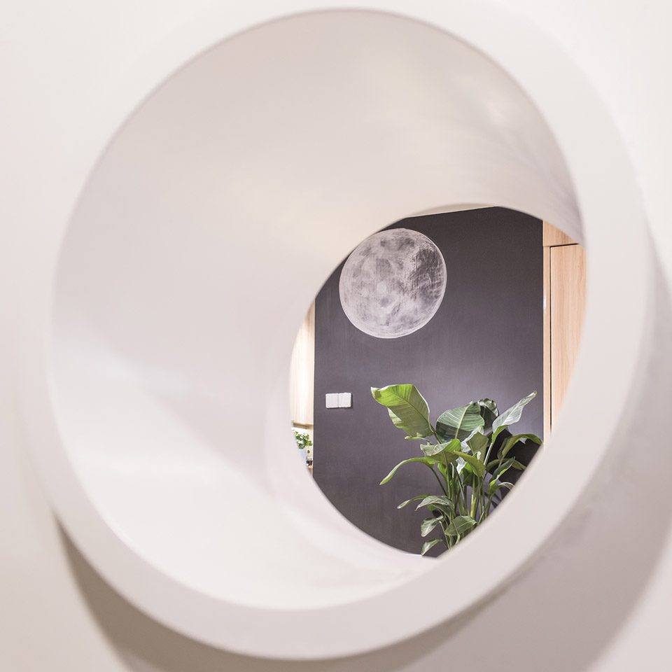 hole apartment renovation Liu Jinrui