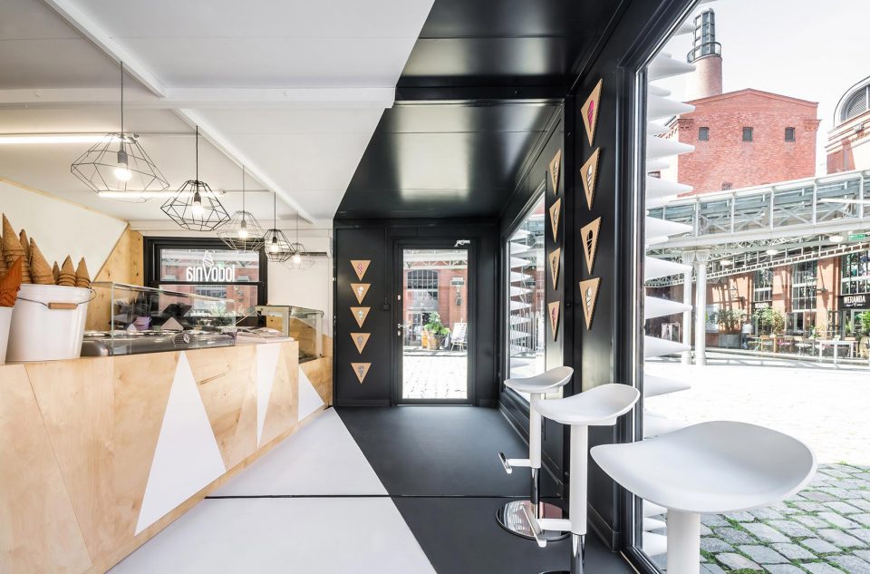 interior3 LODOVNIA Ice Cream Shop mode lina
