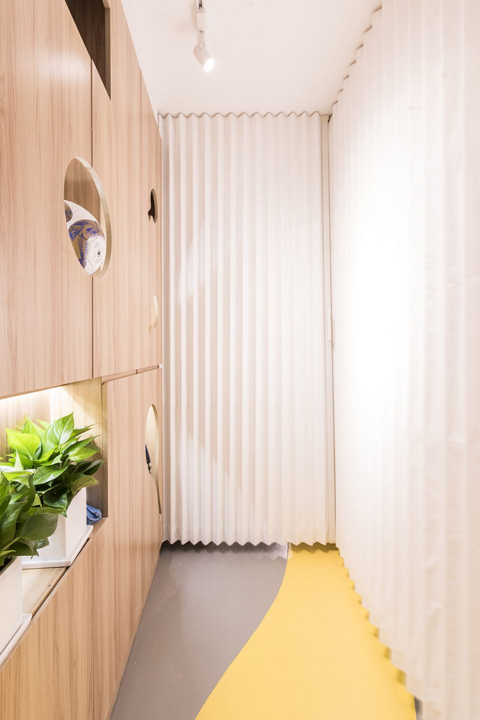curtain apartment renovation Liu Jinrui