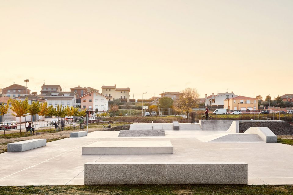 NAVARCLES SKATEPLAZA By PMAM SKATE ARCHITECTS