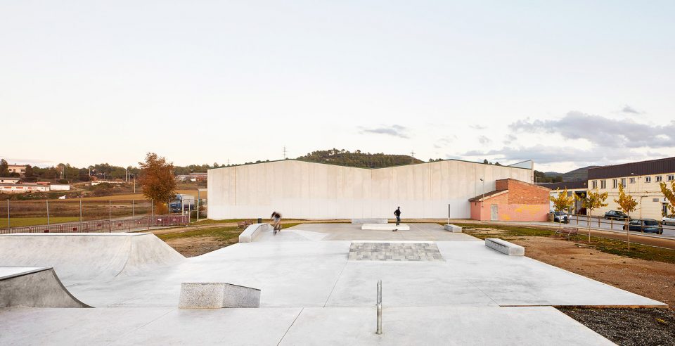 NAVARCLES SKATEPLAZA By PMAM SKATE ARCHITECTS