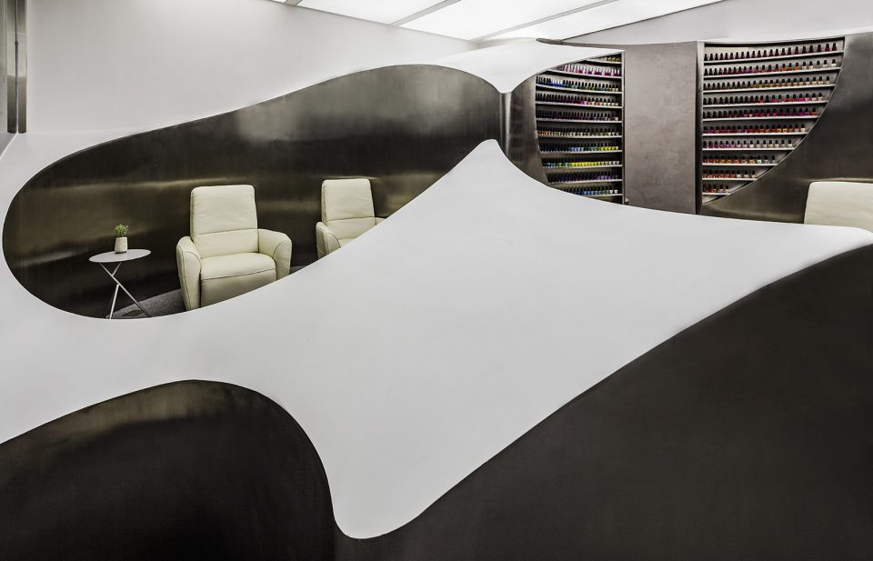 Mini Hill Lily Nails Salon by ARCHSTUDIO