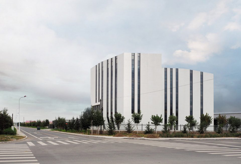 切片层岩内蒙古林西至尊全集制造有限公司办公楼大连松岩设计