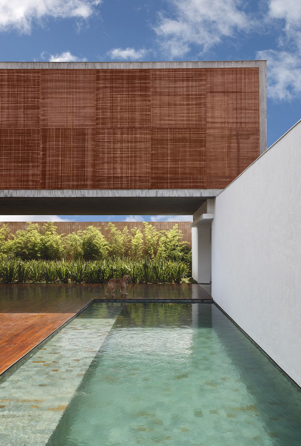 BT House By Studio Guilherme Torres