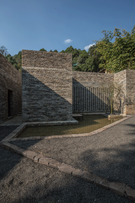 An Introduction to the Xiushan Temple Environmental By YAD
