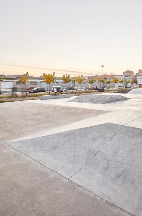 NAVARCLES SKATEPLAZA By PMAM SKATE ARCHITECTS