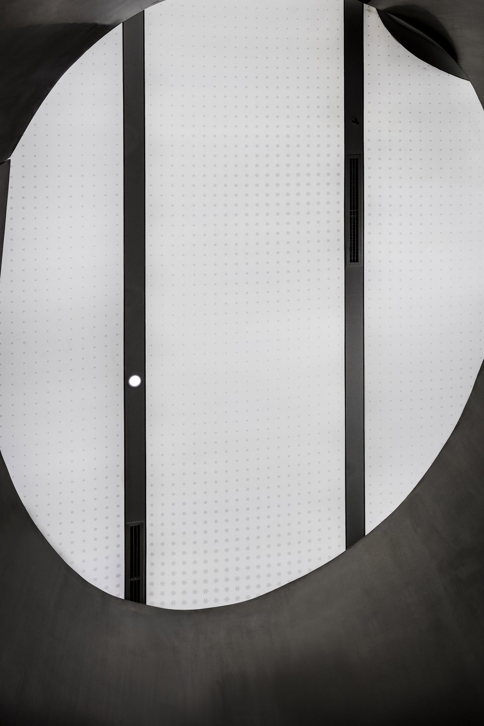 Mini Hill Lily Nails Salon by ARCHSTUDIO