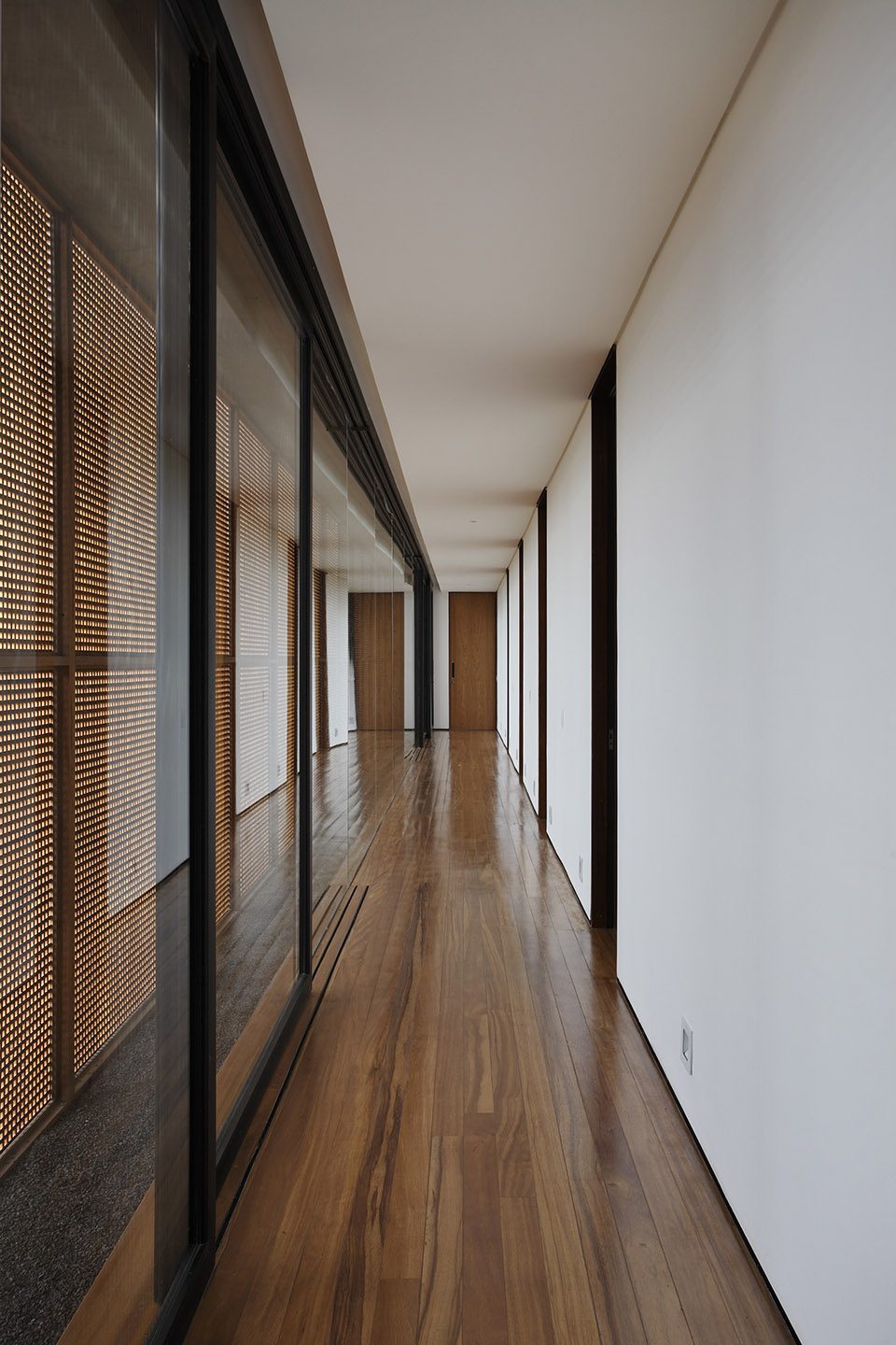 BT House By Studio Guilherme Torres