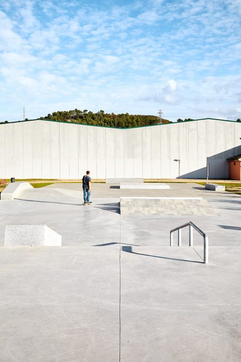 NAVARCLES SKATEPLAZA By PMAM SKATE ARCHITECTS