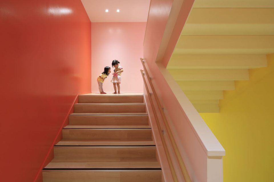 stairs creche ropponmatsu Emmeanuelle