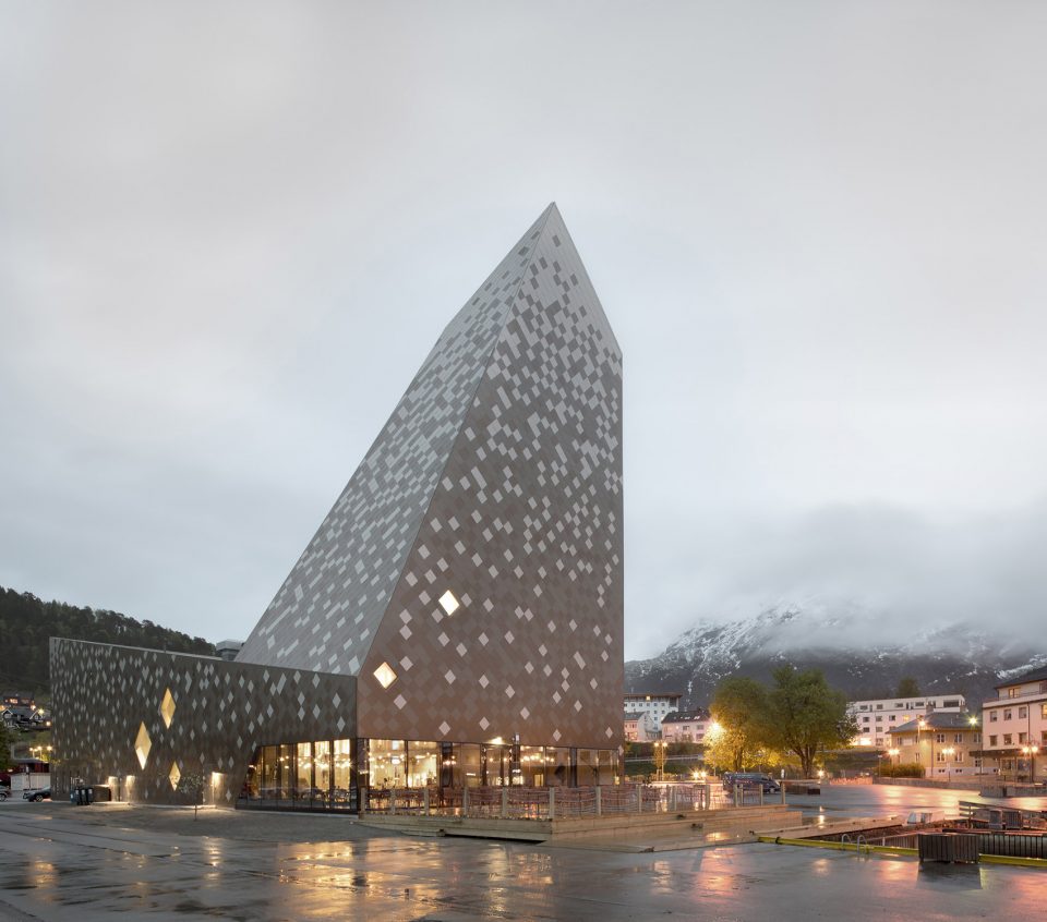 The Norwegian Mountaineering Center by RRA 5