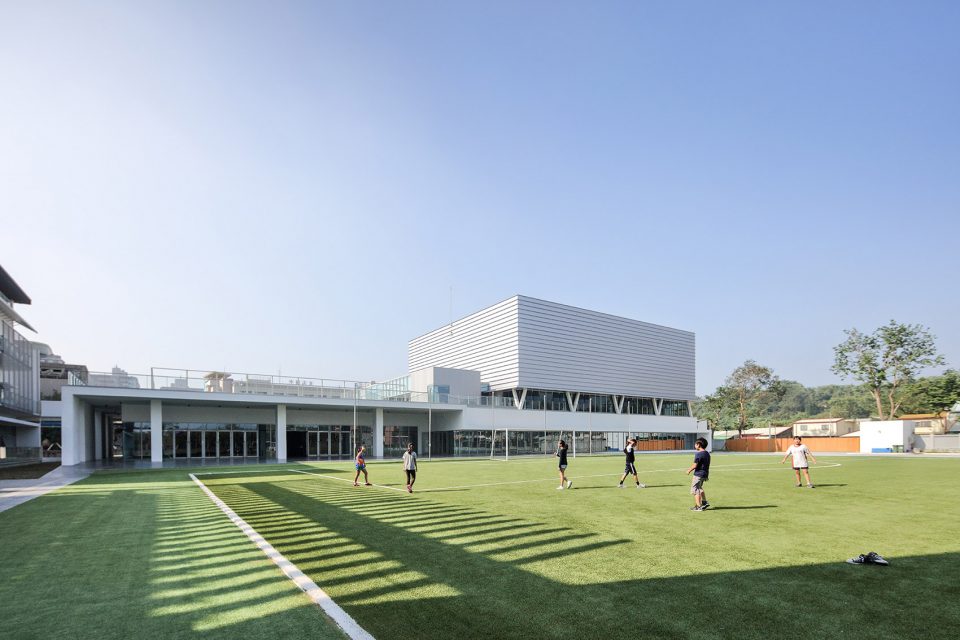 Kaohsiung American School Athletic Complex By MAYU architects