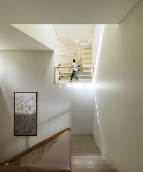 Three Gardens House By AGi architects