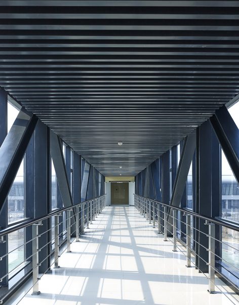 塔台与航管楼连廊,corridor of control tower and its affiliated buildings ©杨超英 Yang Chaoying