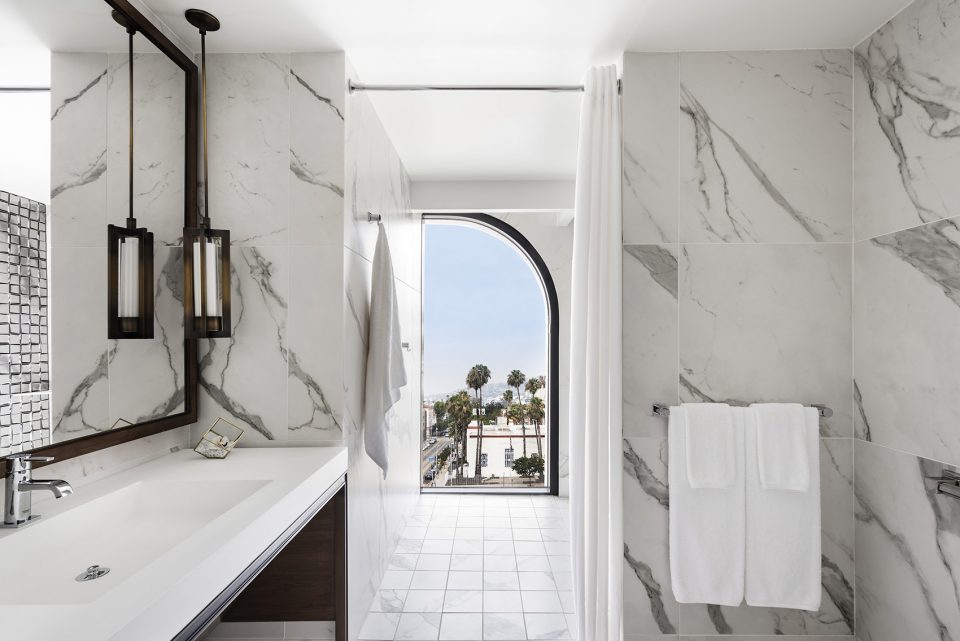 Dream Hotel 504 Platinum King 0139