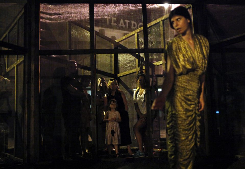 GALLERY performance VaniaRoriscoJochenArbeit 001 c filipa couto
