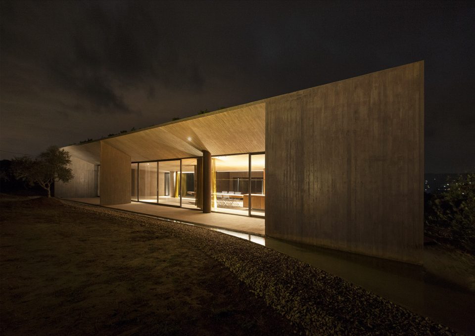 Residence in Megara by tense architecture 008