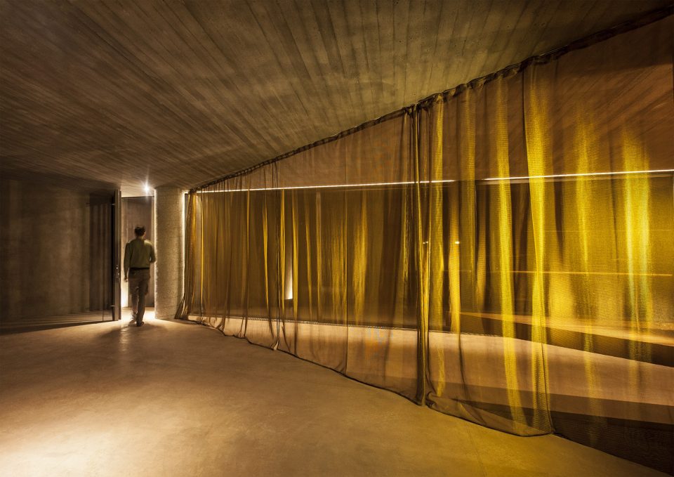 Residence in Megara by tense architecture 019