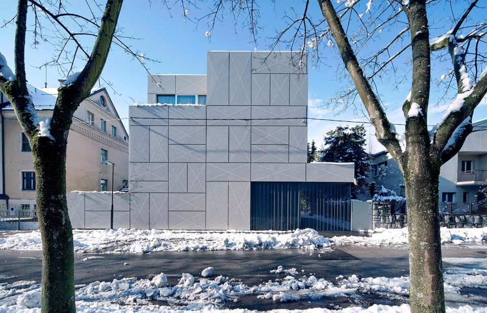 十字信封别墅，卢布尔雅那 / OFIS Architects