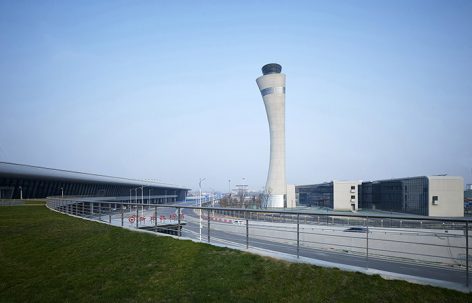 郑州新郑国际机场新塔台及附属建筑工程 / 王振军工作室