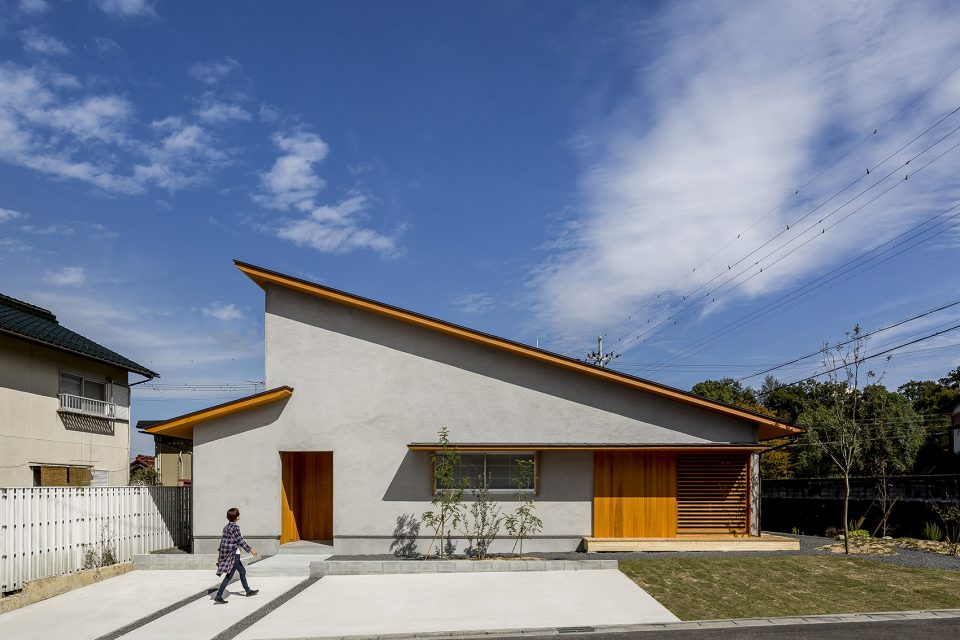 Kojyogaoka House By HEARTH ARCHITECTS