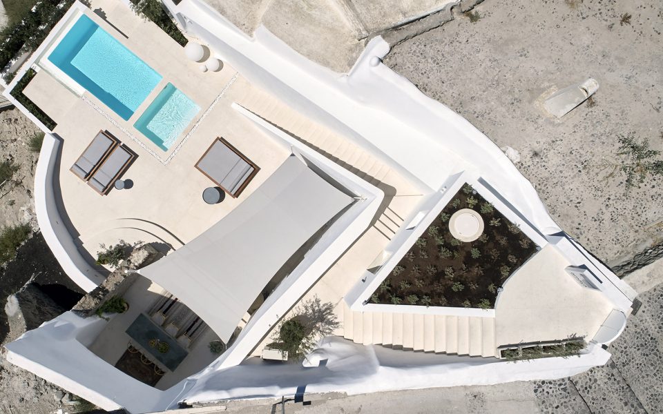 SUMMER HOUSE IN OIA By kapsimalis architects