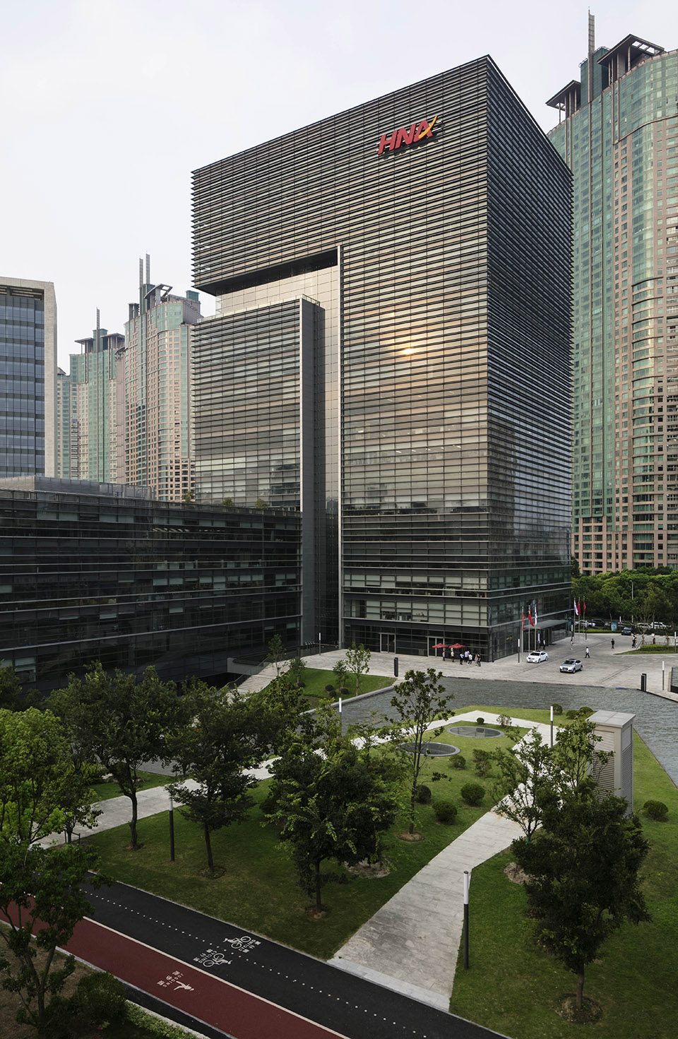 HNA Plaza the high rise office tower Shanghai By gmp
