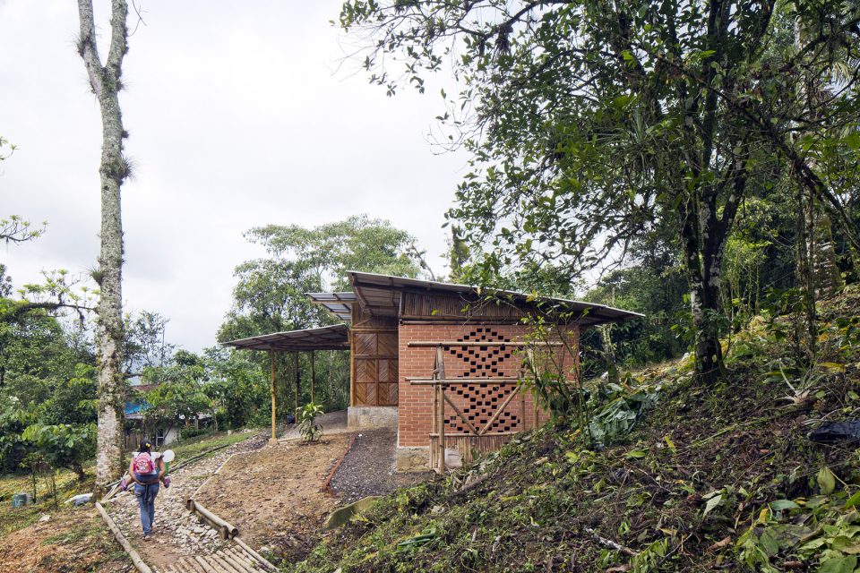 RURAL HOUSING EXERCISE I By Communal Taller de Arquitectura community of Tepetzintan