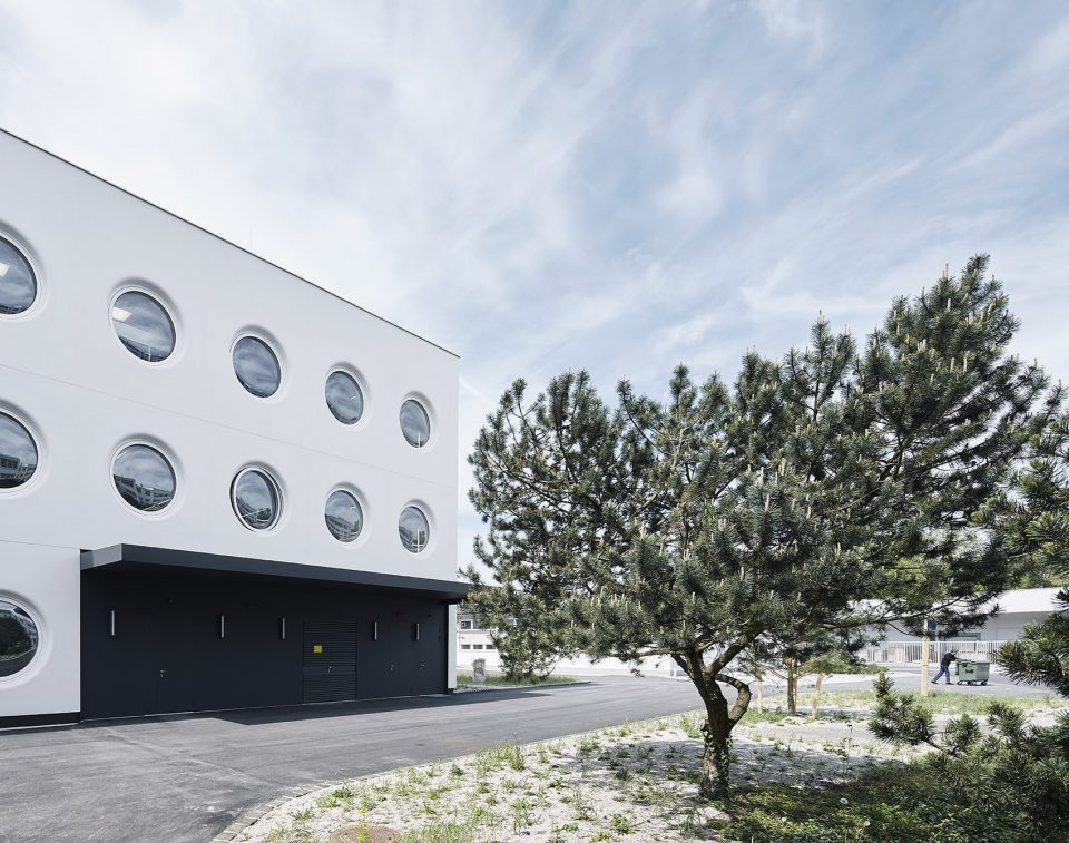 Neubau einer Fertigungs und Lagerhalle By X ARCHITEKTEN