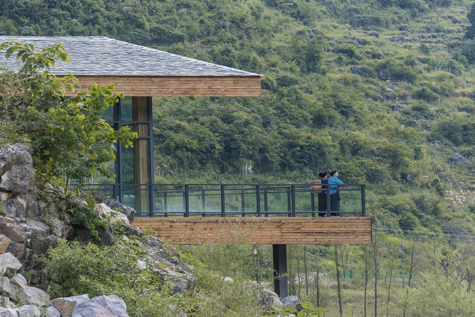 Tourist Center of Anlong Limestone Resort China by 3andwich DesignHe Wei Studio