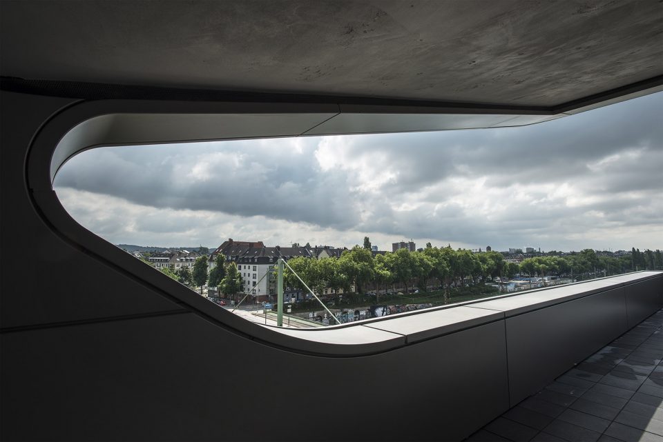 New building for the FOM Hochschule in Duesseldorf by J. MAYER H. und Partner Architekten