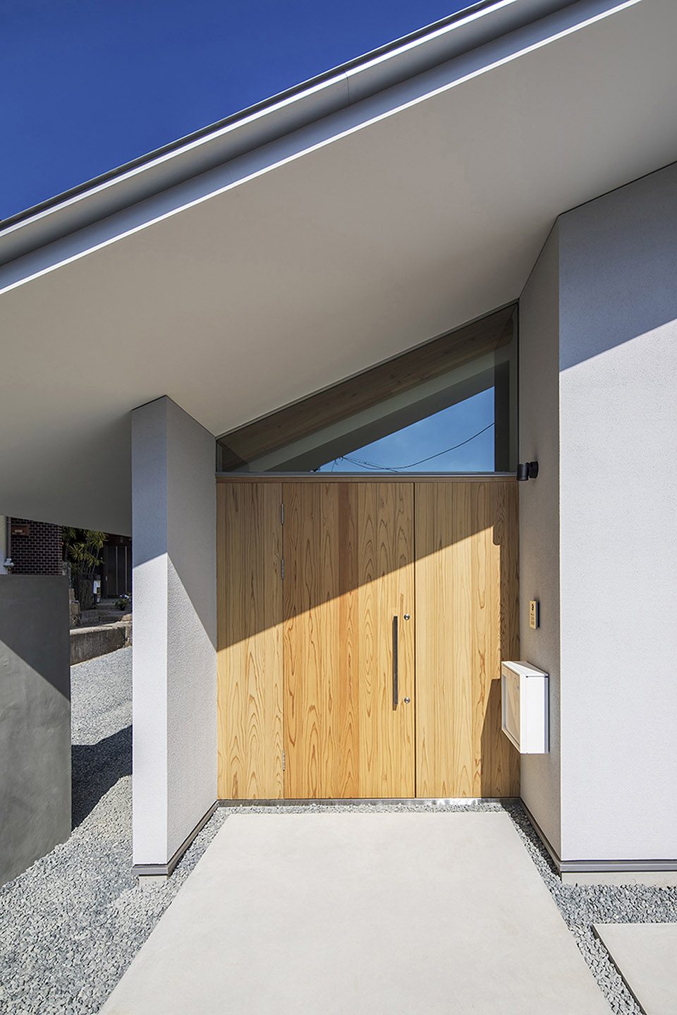 House in Ohue by Daisaku Hanamoto Architect Associates