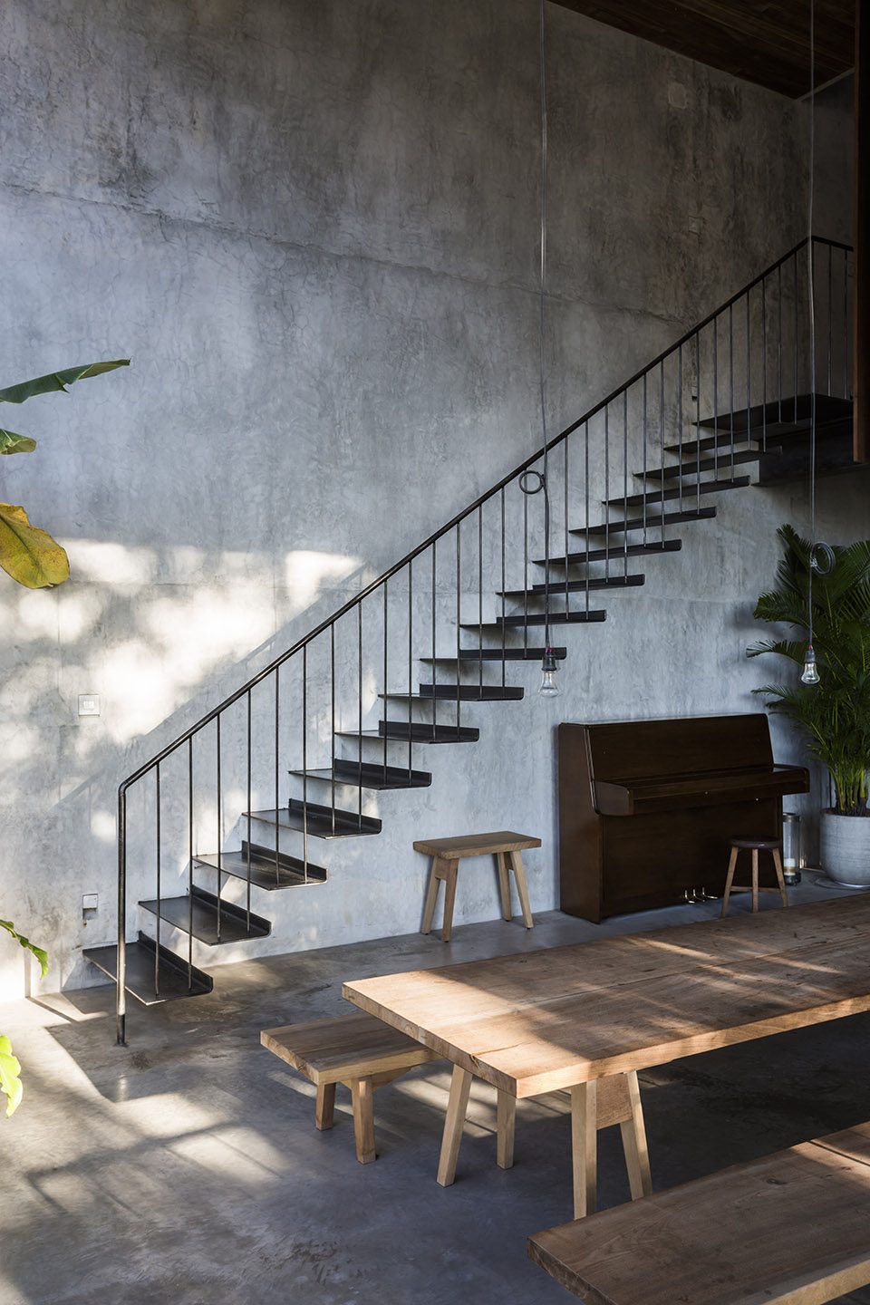 Thong House by NISHIZAWA ARCHITECTS
