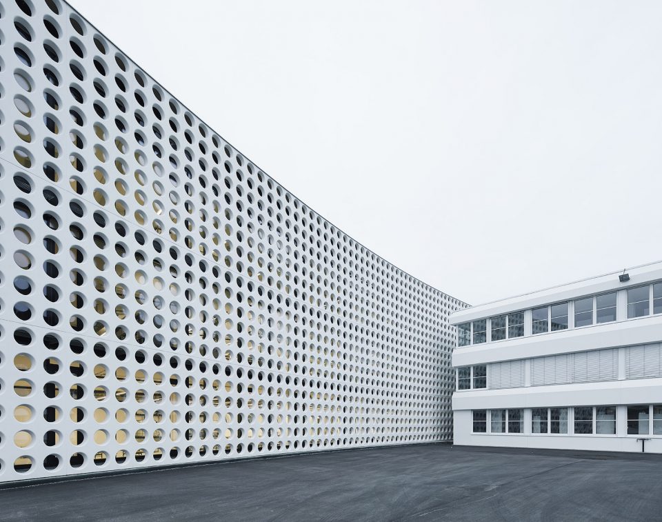 Neubau einer Fertigungs und Lagerhalle By X ARCHITEKTEN