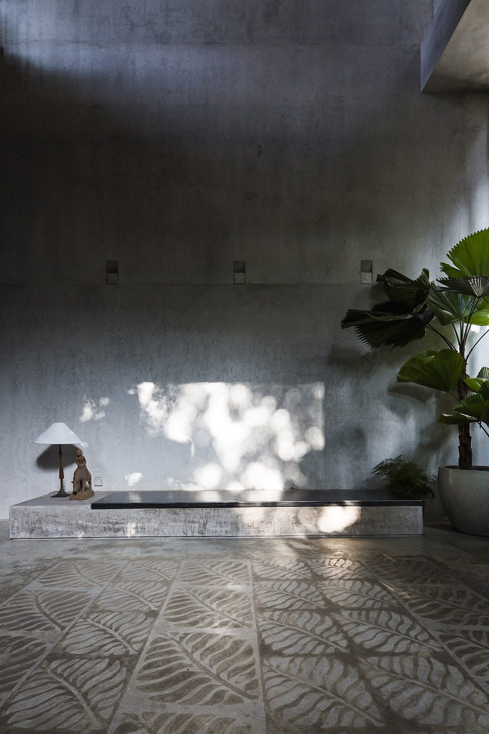 Thong House by NISHIZAWA ARCHITECTS