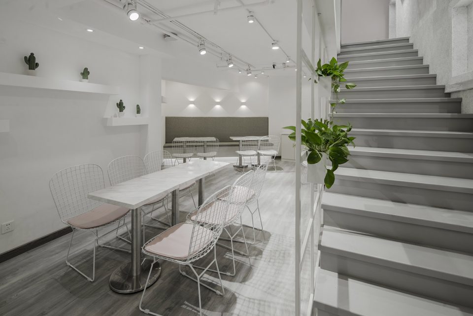 Warmer White by Dspace design