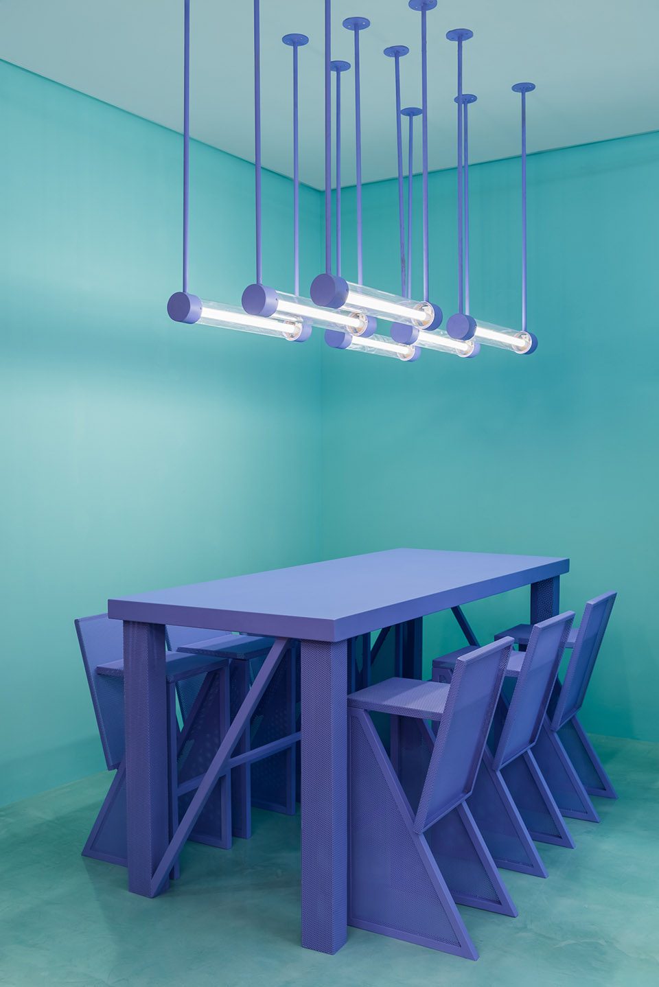Doctor Manzana’s second store by Masquespacio