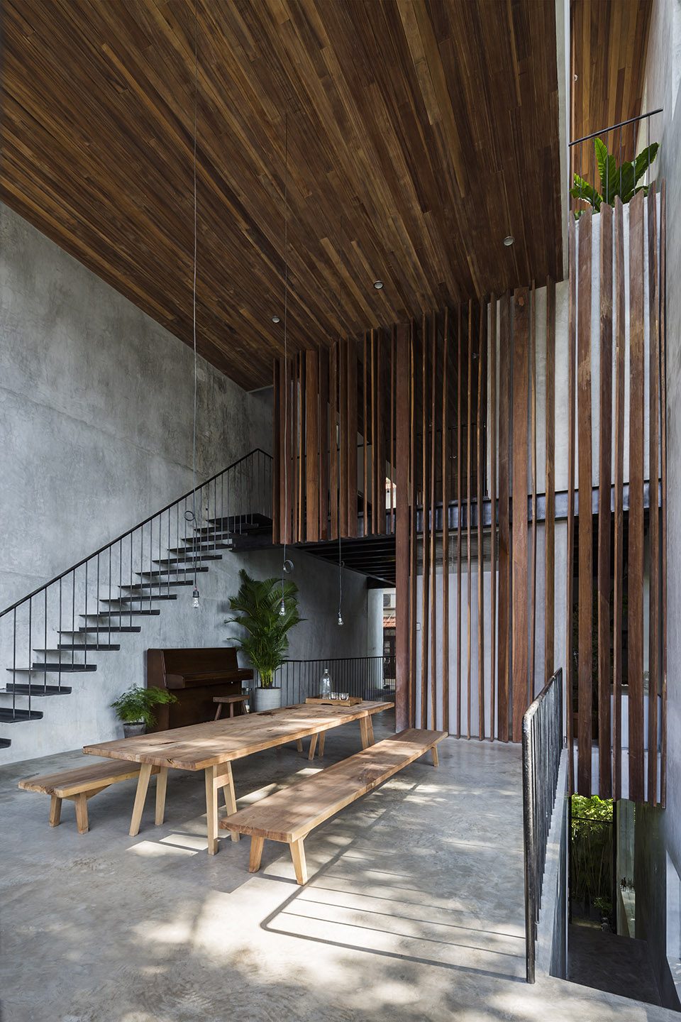 Thong House by NISHIZAWA ARCHITECTS