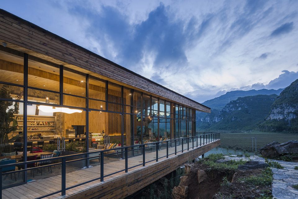 Tourist Center of Anlong Limestone Resort China by 3andwich DesignHe Wei Studio