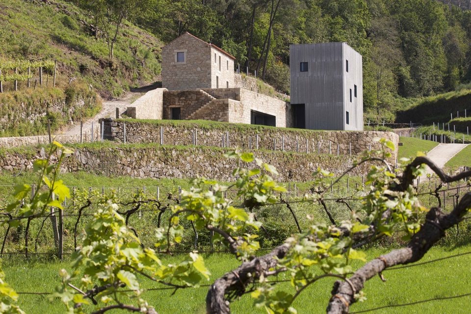 agroturismo em melgaco by correiaragazzi arquitectos