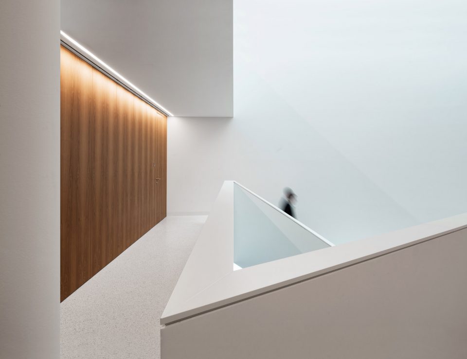 Raiffeisen Bank of Campagnadorna in Stabio by Montemurro Aguiar Architetti