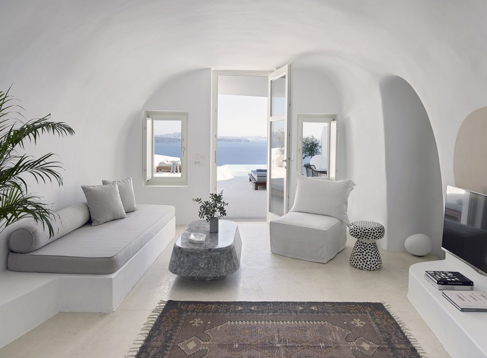 SUMMER HOUSE IN OIA By kapsimalis architects