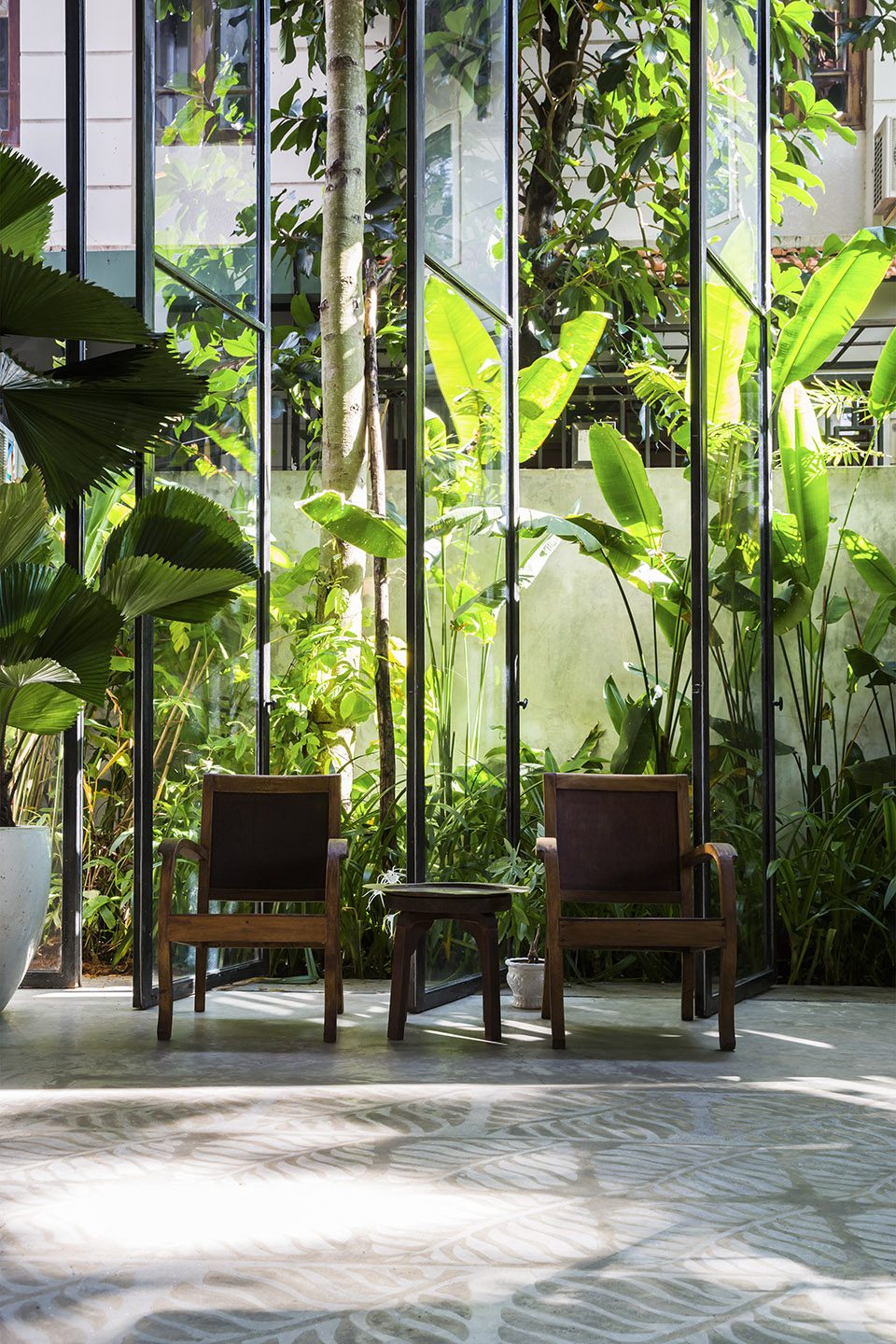 Thong House by NISHIZAWA ARCHITECTS