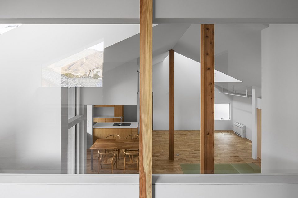 House in Ohue by Daisaku Hanamoto Architect Associates