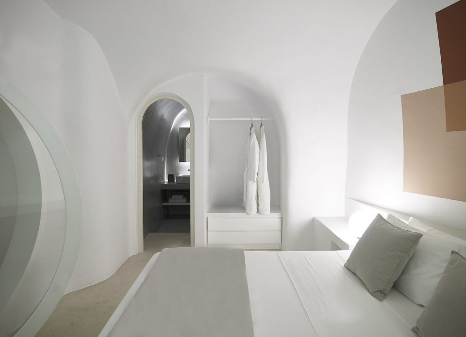 SUMMER HOUSE IN OIA By kapsimalis architects