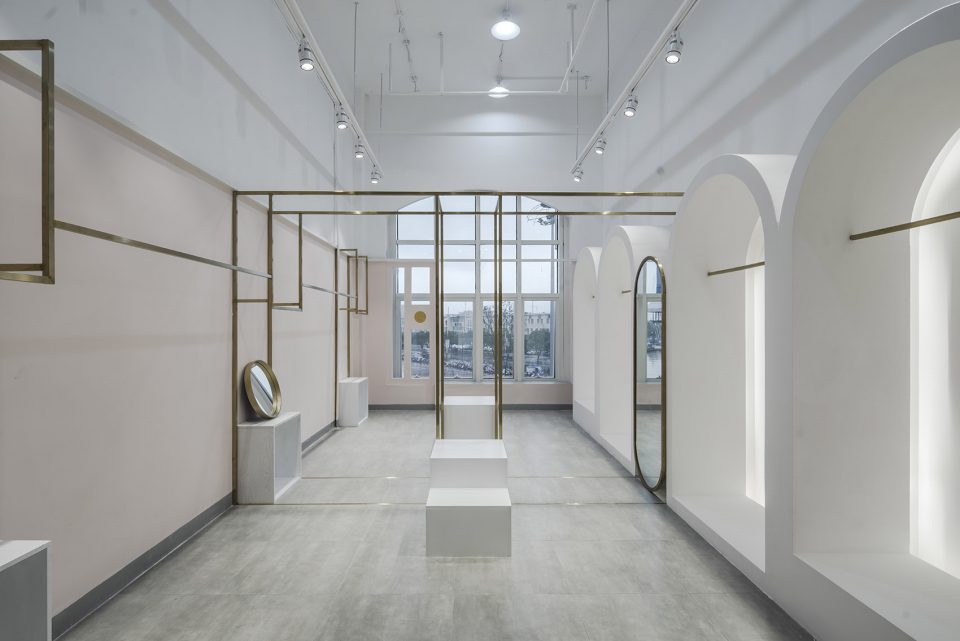 Warmer White by Dspace design
