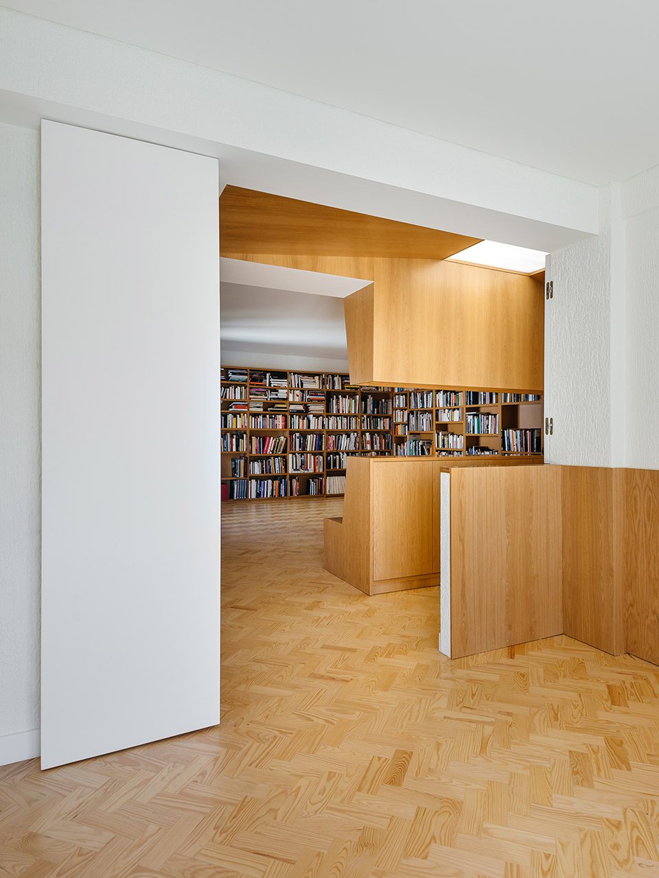 Luciano Cordeiro Apartment By Aurora Arquitectos studio