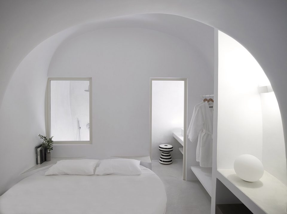 SUMMER HOUSE IN OIA By kapsimalis architects